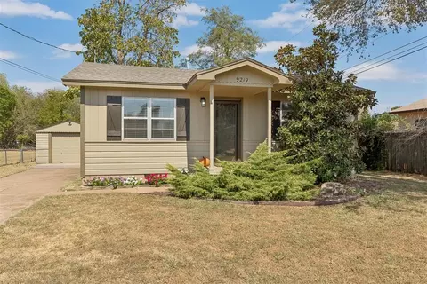 9219 NE 13th St, Midwest City, OK 73130