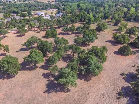 24 SW Harryman Rd, Newcastle, OK 73065
