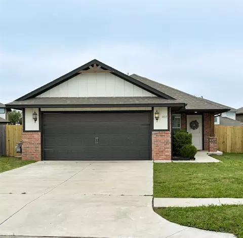 3717 Central Park Dr, Moore, OK 73160