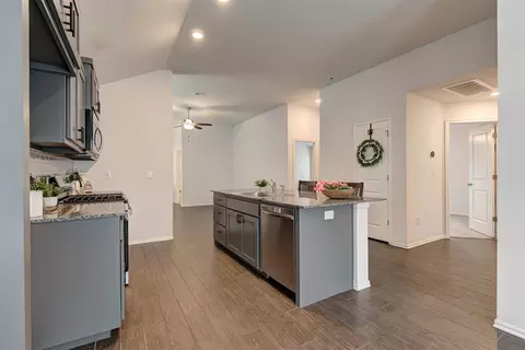 Entry Way - 3717 Central Park Dr, Moore, OK 73160 photo 3 of 6