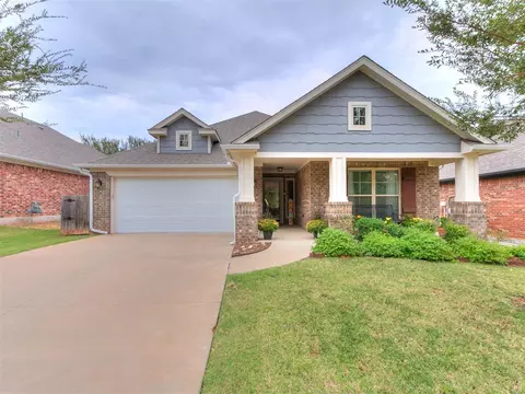 6 Carat Dr, Yukon, OK 73099