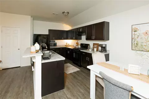 Kitchen - 609 Audrey Dr, Tuttle, OK 73089 photo 2 of 2