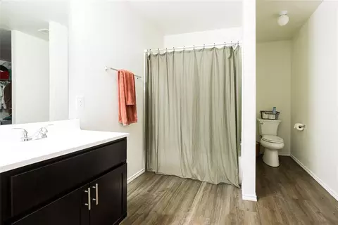 Bath - 609 Audrey Dr, Tuttle, OK 73089 photo 3 of 5