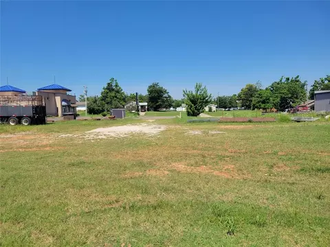 402 S 3rd St, Mcloud, OK 74851 photo 8