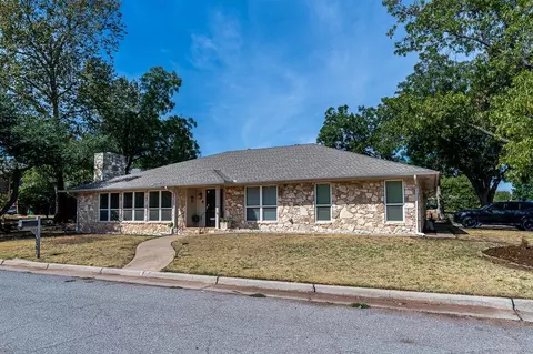 6301 Paschall Ct, Oklahoma City, OK 73132