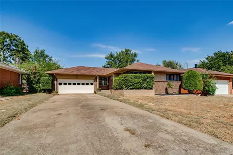 713 E Carroll Ln, Midwest City, OK 73110