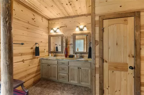 Bath - 68 Stevens Rd, Broken Bow, OK 74728 photo 3 of 4