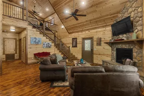 Living - 68 Stevens Rd, Broken Bow, OK 74728 photo 2 of 2