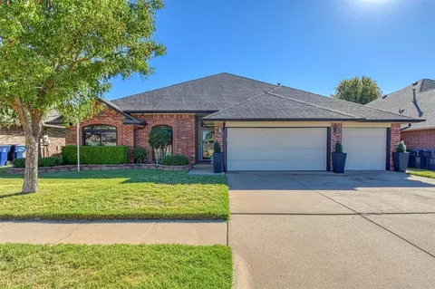 7204 Green Meadow Ln, Oklahoma City, OK 73132