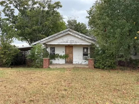 212 S 4th St, Mcloud, OK 74851