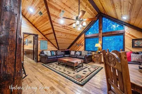 Living - 44 Pine Bluff Rd, Broken Bow, OK 74728 photo 4 of 5