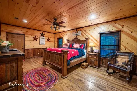 Bedroom - 44 Pine Bluff Rd, Broken Bow, OK 74728 photo 1 of 9