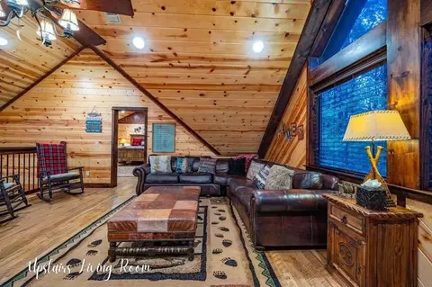 Living - 44 Pine Bluff Rd, Broken Bow, OK 74728 photo 5 of 5