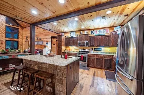 Kitchen - 44 Pine Bluff Rd, Broken Bow, OK 74728 photo 3 of 3