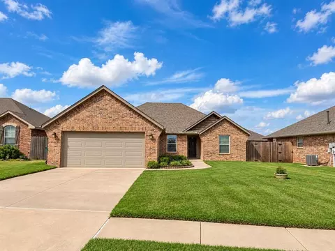 10721 SW 36th St, Yukon, OK 73099