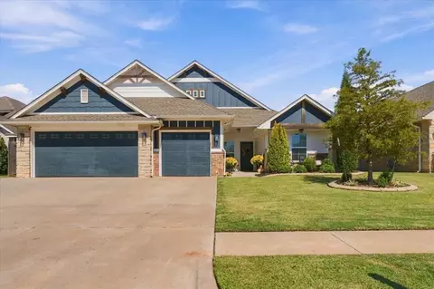2709 SE 20th Cir, Moore, OK 73160