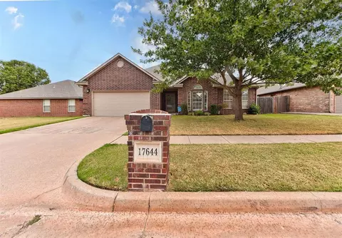 17644 Lead Ln, Edmond, OK 73012