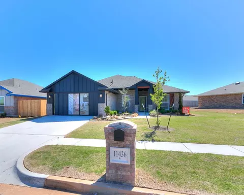 11436 SW 11th St, Yukon, OK 73099
