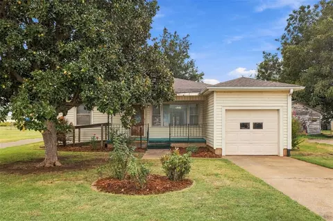 111 W Colorado Ave, Okarche, OK 73762