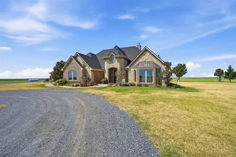 16353 S County Road 213 Rd, Headrick, OK 73549