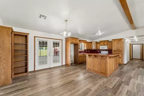 107 Cottonwood Rd, Davis, OK 73030