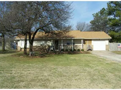 839 Hampton Rd, Harrah, OK 73045 photo 1