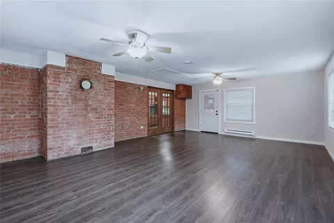 Living - 1701 Camelot Dr, Norman, OK 73069 photo 8 of 9