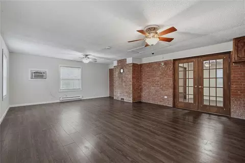 Living - 1701 Camelot Dr, Norman, OK 73069 photo 7 of 9