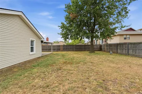 Exterior - 1701 Camelot Dr, Norman, OK 73069 photo 4 of 5