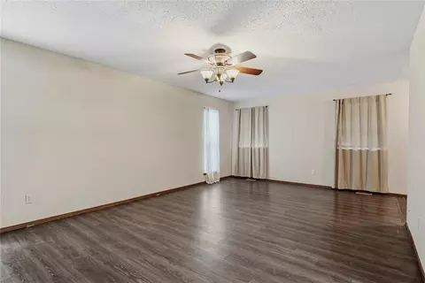 Living - 1701 Camelot Dr, Norman, OK 73069 photo 4 of 9