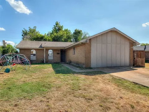 1016 Willow Brook Dr, Midwest City, OK 73110