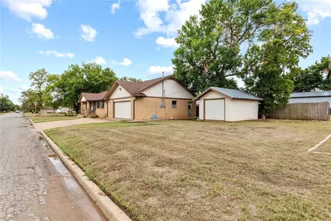 Exterior - 120 E Maple St, Fairview, OK 73737 photo 3 of 6
