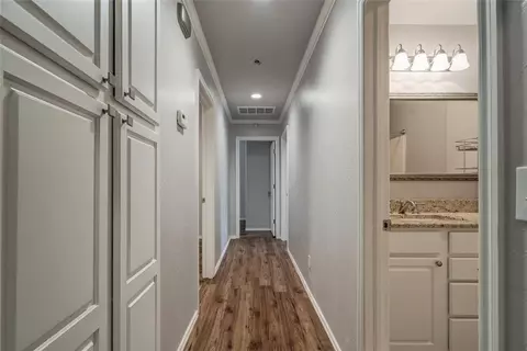 Entry Way - 616 E Washington Ave, Guthrie, OK 73044 photo 3 of 3