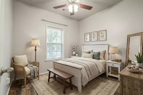 Bedroom - 616 E Washington Ave, Guthrie, OK 73044 photo 2 of 6