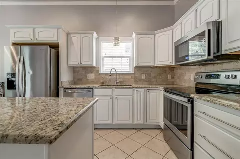 Kitchen - 616 E Washington Ave, Guthrie, OK 73044 photo 2 of 4