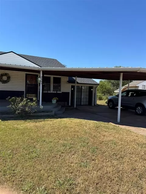 2505 Mickey Rd, Del City, OK 73115
