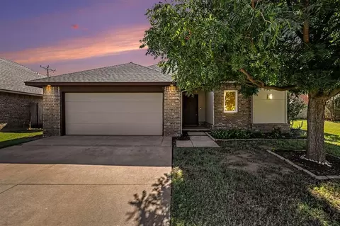 2220 NW 172nd St, Edmond, OK 73012