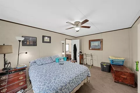 Bedroom - 320 E 10th St, Okemah, OK 74859 photo 6 of 7