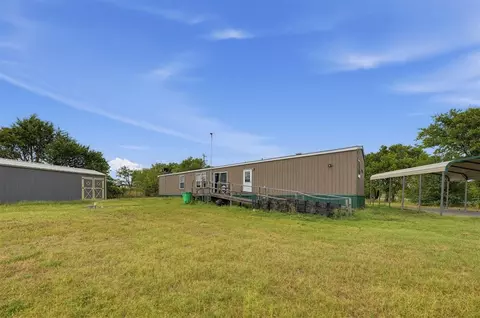 320 E 10th St, Okemah, OK 74859