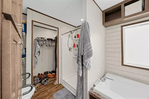 Bath - 320 E 10th St, Okemah, OK 74859 photo 4 of 6