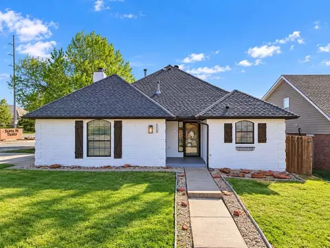 508 Santa Fe Ter, Edmond, OK 73012