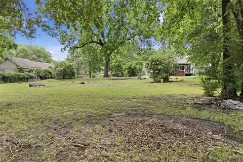Exterior - 2776 E 49th St, Tulsa, OK 74105 photo 11 of 12