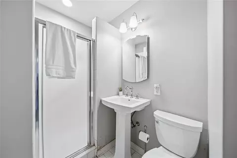 Bath - 2776 E 49th St, Tulsa, OK 74105 photo 4 of 5