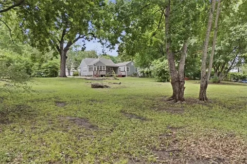 Exterior - 2776 E 49th St, Tulsa, OK 74105 photo 10 of 12