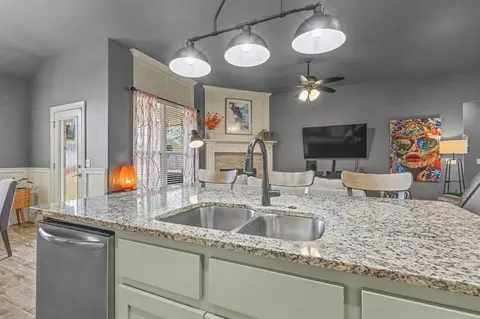 Kitchen - 1334 Ladera Cir, Moore, OK 73160 photo 3 of 5