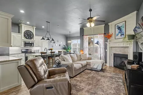 Living - 1334 Ladera Cir, Moore, OK 73160 photo 1 of 2
