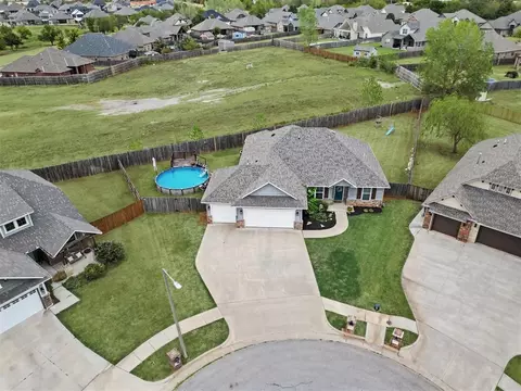 View/Area - 1334 Ladera Cir, Moore, OK 73160 photo 1 of 6