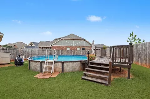Exterior - 1334 Ladera Cir, Moore, OK 73160 photo 5 of 6
