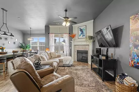Living - 1334 Ladera Cir, Moore, OK 73160 photo 2 of 2