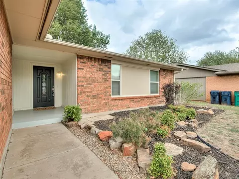 12317 Newgate Dr, Yukon, OK 73099